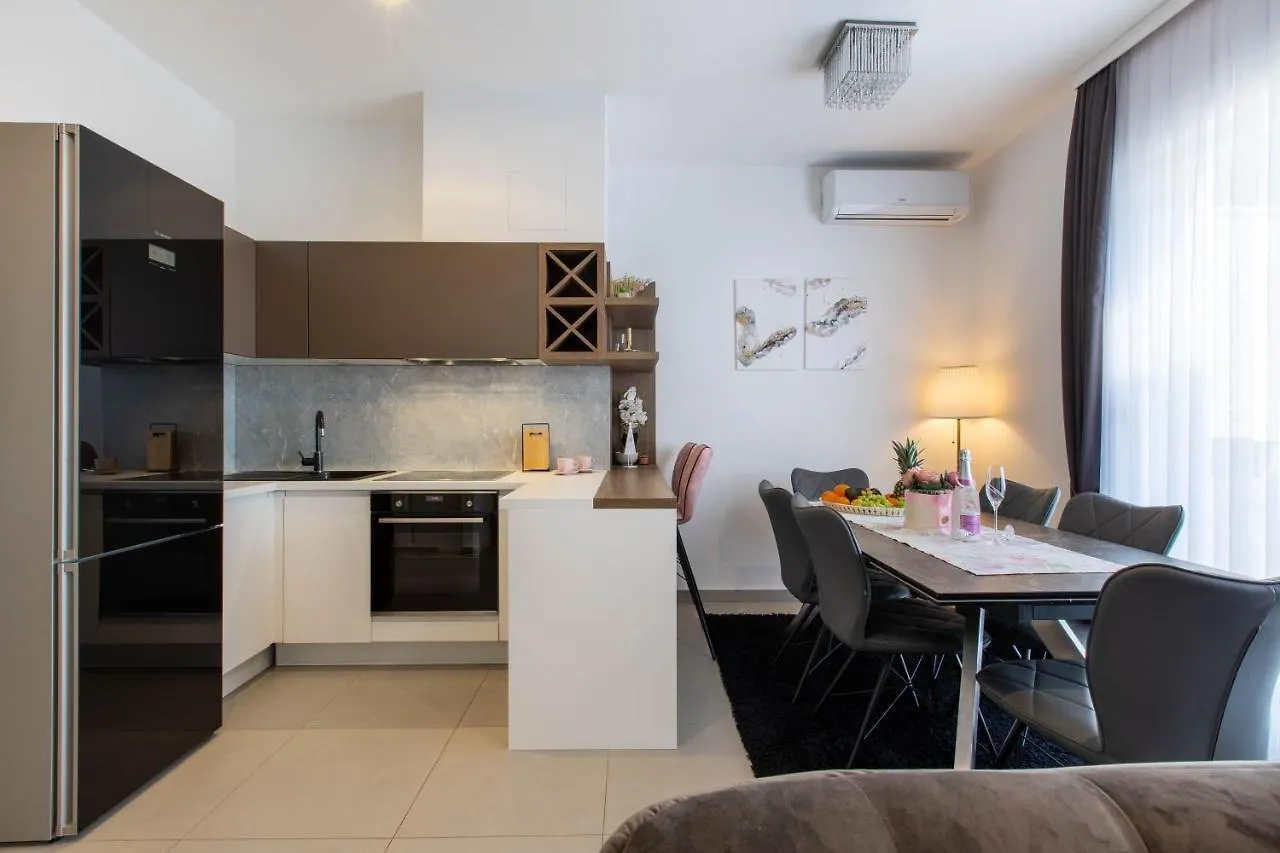 Penthouse Heavenly Holiday Home Split Apartamento