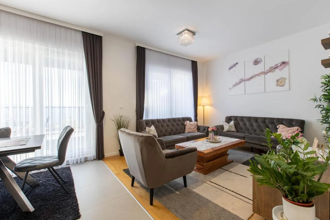 Penthouse Heavenly Holiday Home Split