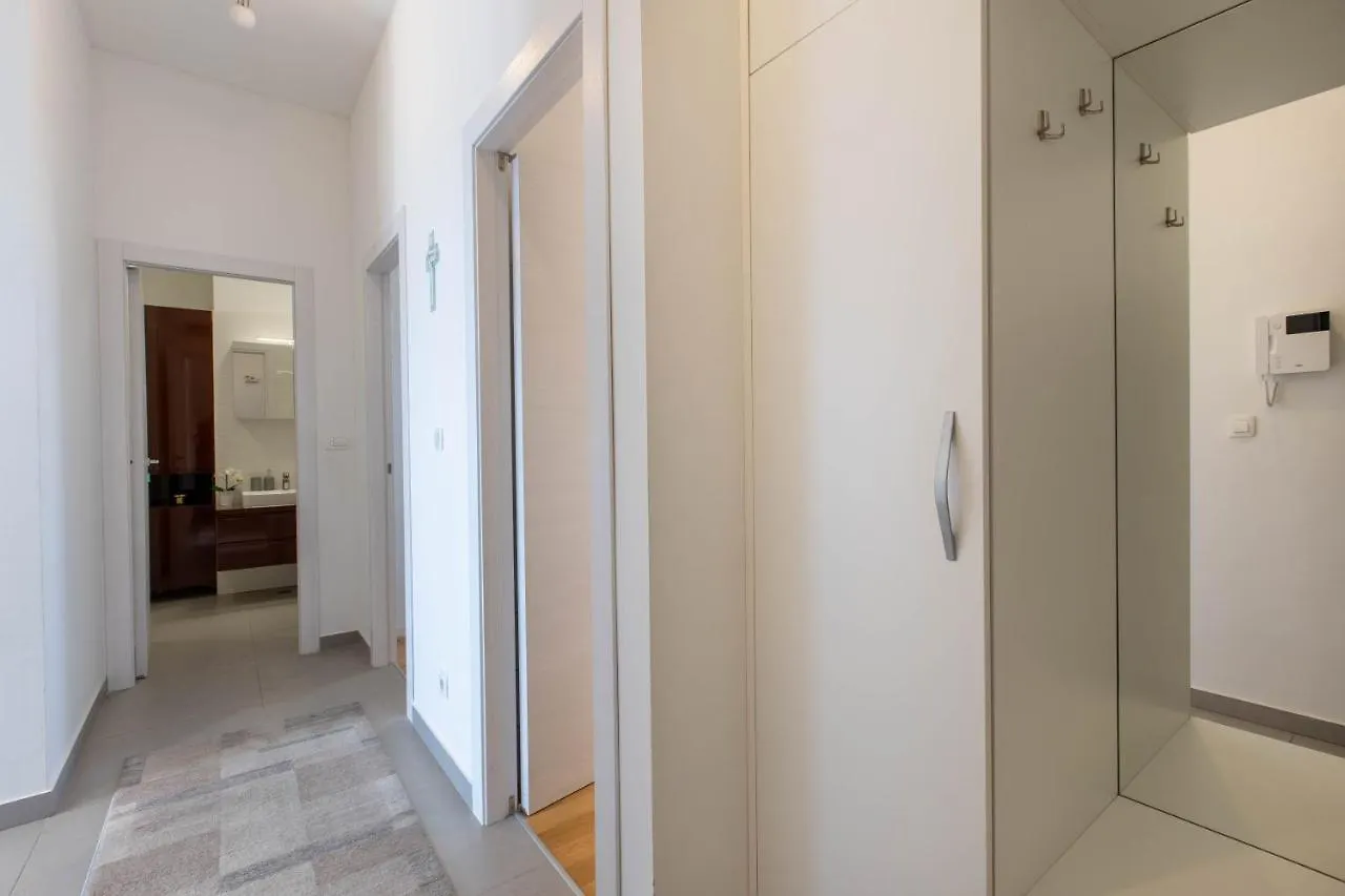 דירה ספליט Penthouse Heavenly Holiday Home קרואטיה