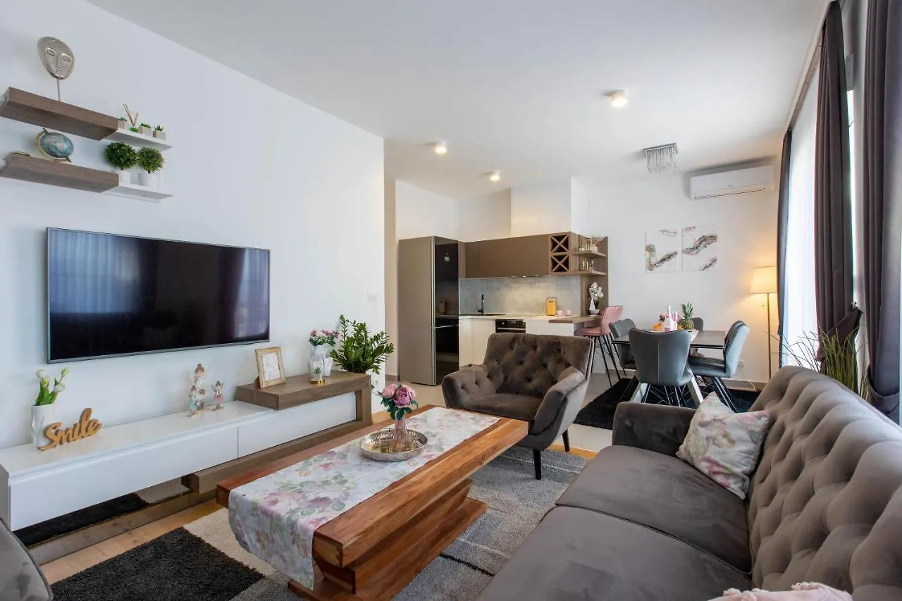 Penthouse Heavenly Holiday Home Split